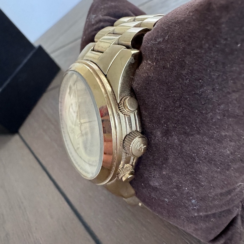 Michael Kors Runway Gold Multifunction Watch - Picture 2 of 16